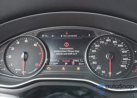 2018 Audi A4 2.0T Tech Ultra Premium/2.0T Ultra Premium z USA, uszkodzony, nr VIN WAULMAF49JA043889